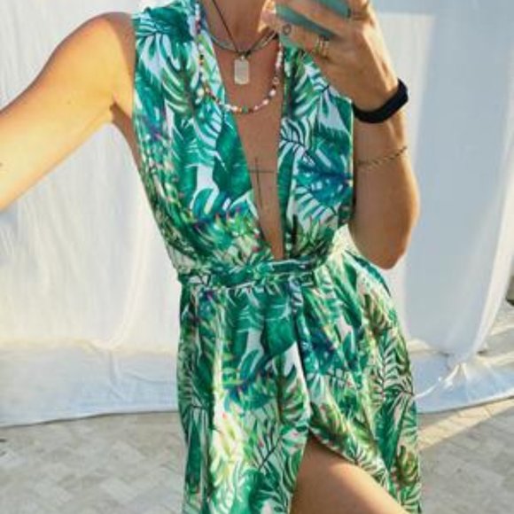 Red Palm Print Sleeveless Wrap Dress - Picture 6 of 11